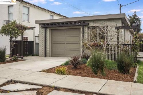647 28th St, Richmond, CA 94804-1517