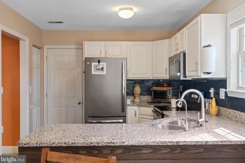 30 Mill Pond Dr, Lancaster PA  17603-7411 exterior