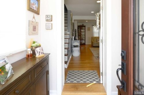 189 Park Dr, N Milford, NJ 07646-2817