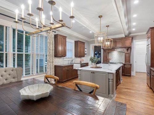 1607 Grant Dr, Atlanta GA  30319-3589 exterior