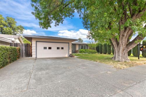 414 Buckeye St, Vacaville, CA 95688-2631