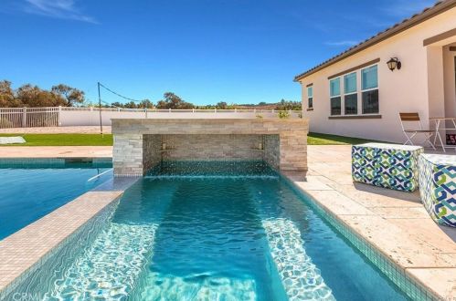 16105 Mariposa Ave, Riverside CA  92504 exterior