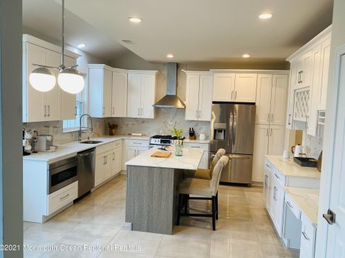 140 Plumstead Dr, East Freehold NJ  07728-9513 exterior