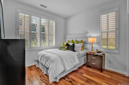328 Bronze, Irvine CA  92618-1510 exterior