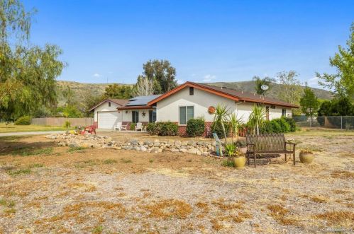 23526 Bassett Way, Ramona, CA 92065-4259