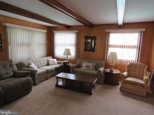 3 Shirley Ln, Trenton NJ 08610 exterior