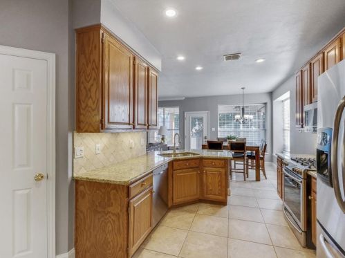 5000 Spanish Riv Trl, Fort Worth TX  76137-5216 exterior