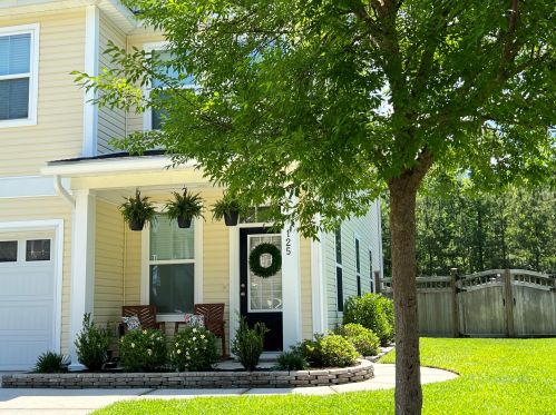 125 Instructor Ct, Ladson, SC 29456-5335