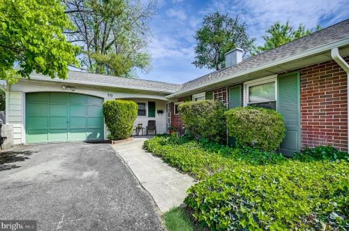 50 Primrose Ln, Willingboro, NJ 08046-2750