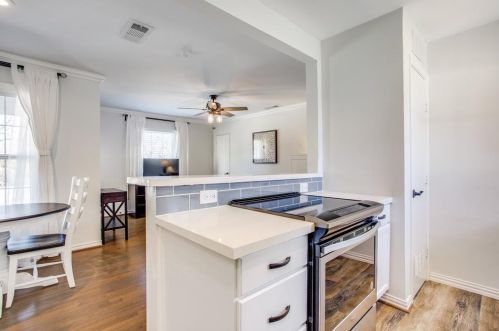 1642 Crst Rdg Dr, Dallas TX  75228-3030 exterior