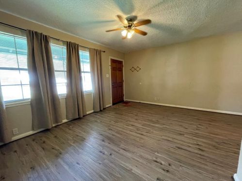 317 Evans St, Angleton TX  77515-5013 exterior