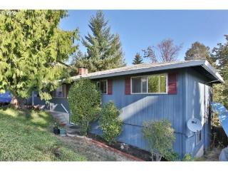 5075 Freeman Ct, Portland, OR 97219-3330