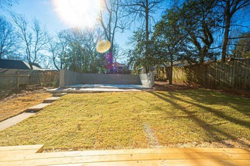 934 Burns Dr, Atlanta GA  30310-4632 exterior