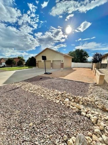 581 Hook Dr, Pueblo, CO 81007-1816