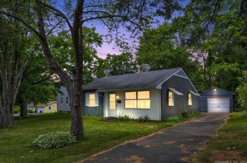 21 Pondview Dr, Southington, CT 06489-3946