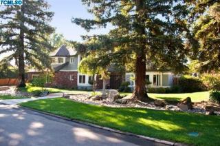 5427 Grove Ct, Visalia, CA 93291-7900