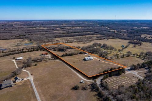 3064 Ball Rd, Whitewright TX 75491-6011 exterior