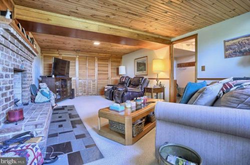 945 Cranes Gap Rd, Carlisle PA  17013-9677 exterior