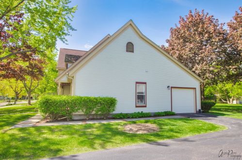1255 Thomas Dr, Bull Valley IL  60098-2340 exterior
