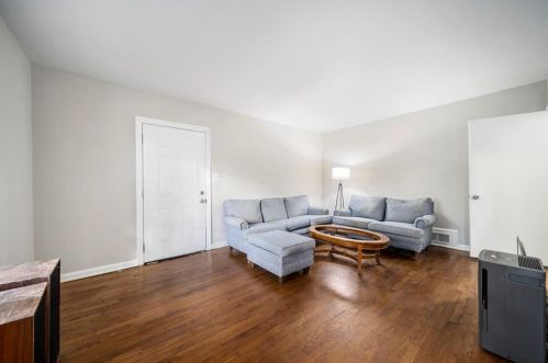 521 Allen Rd, Atlanta GA  30324-5108 exterior
