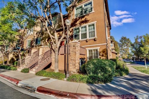 10102 Little Leaf Ln, Santee, CA 92071-7215