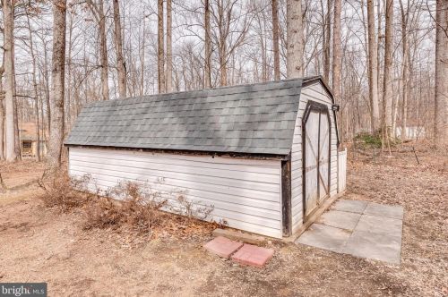 165 Gingerbread Ln, Harpers Ferry WV 25425-5591 exterior