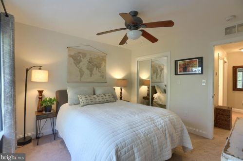 101 Shatto Dr, Carlisle PA  17013-2120 exterior