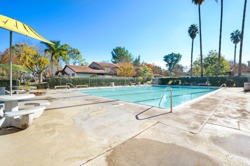 2730 Monroe St, Riverside CA  92504-4234 exterior