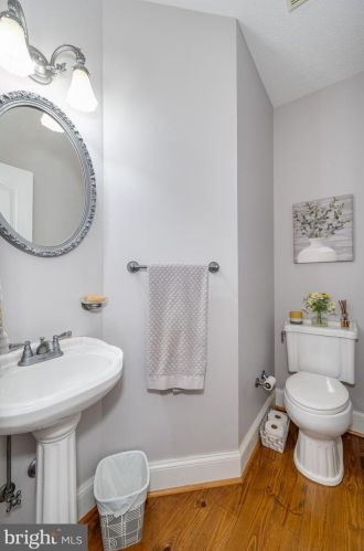 874 Pheasant Hill Rd, Summit Point WV  25446-3634 exterior