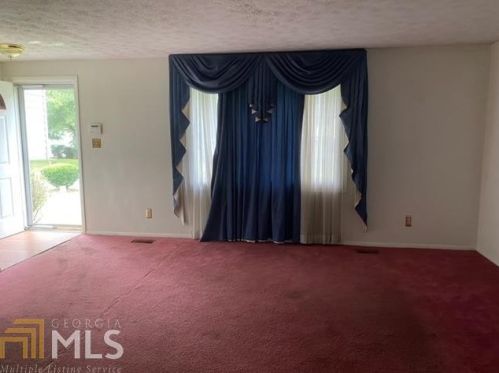 6860 Cainwood Dr, Atlanta GA  30349-4712 exterior