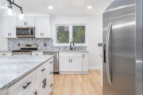 69 Byrnes Ln, Tinton Falls NJ  07724-1507 exterior