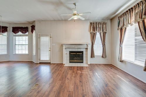 9025 Tyne Trl, Fort Worth TX  76118-7502 exterior