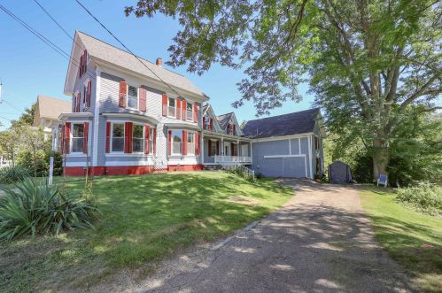 11 Chestnut St, Tilton, NH 03276-5543