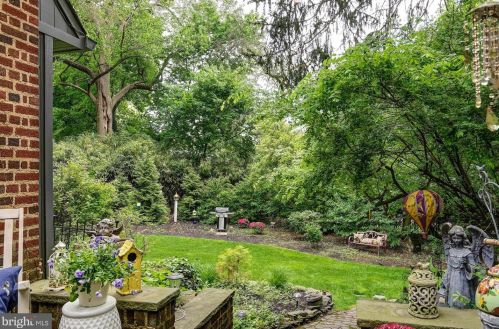 585 Warwick Rd, Haddonfield NJ 08033-3845 exterior