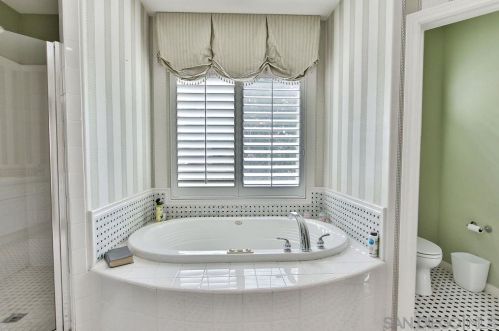 845 Aspen Glen Rd, Chula Vista CA  91914-2520 exterior