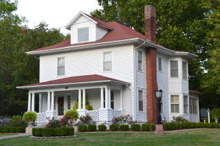 606 Rutherford St, Macon, MO 63552-2091