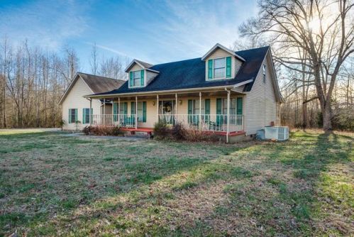 4490 Old Kentucky Rd, Ravenscroft, TN 38583-5651