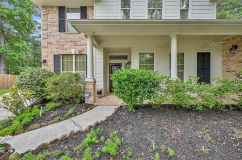 2 Rowan Tree Pl, Conroe, TX 77384-4765