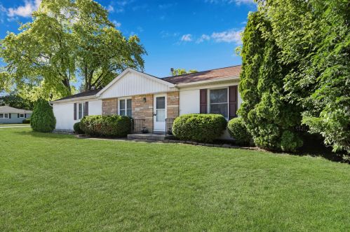 3874 Grand Ave, Gurnee, IL 60031-2830