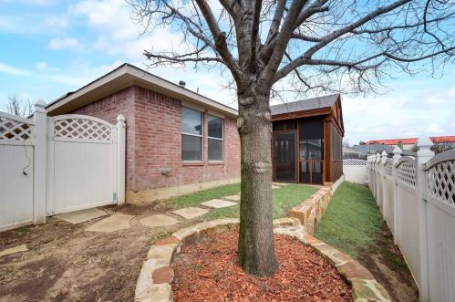 5428 Trout Crk Ct, Fort Worth TX  76137-4731 exterior