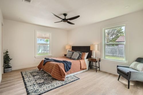 8408 Cayuga Dr, Austin TX 78749-3972 exterior