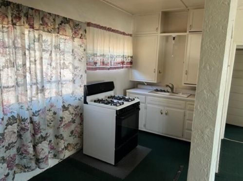 2270 Mt Vernon Ave, Riverside CA  92507-4624 exterior