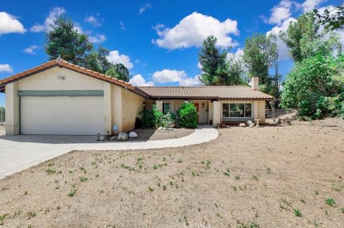 12880 Medlar St, Yucaipa, CA 92399-4956