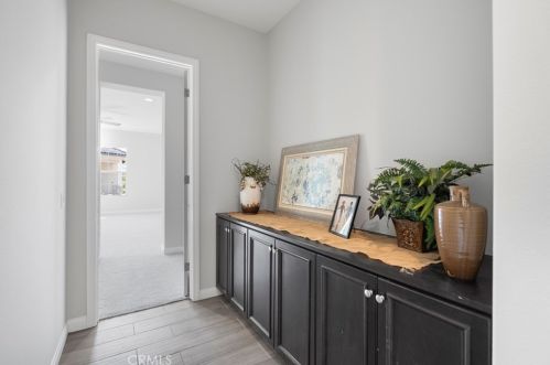 7756 Kingdom Dr, Riverside CA  92506 exterior