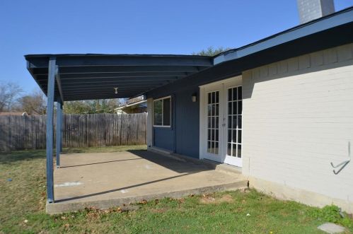 2006 Brentwood Ln, Carrollton TX exterior