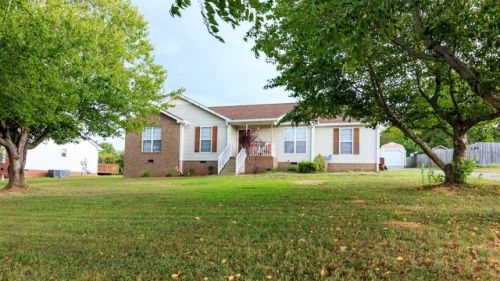 518 Sheath Cir, Lebanon, TN 37087-5931
