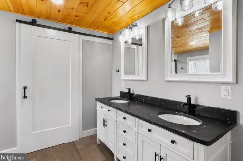 1034 Toms Knob Approach, Lost City WV 26810-8428 exterior