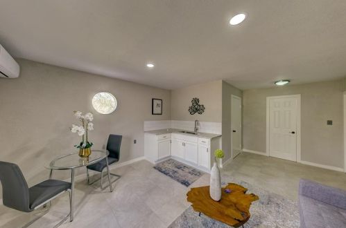 2029 Pond Shore Dr, Angleton TX 77515-7483 exterior