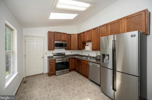 7911 Elmwood Ln, Fredericksburg, VA 22407-7303