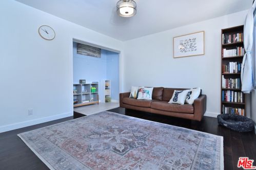 14609 Albers St, Van Nuys CA  91411-3711 exterior